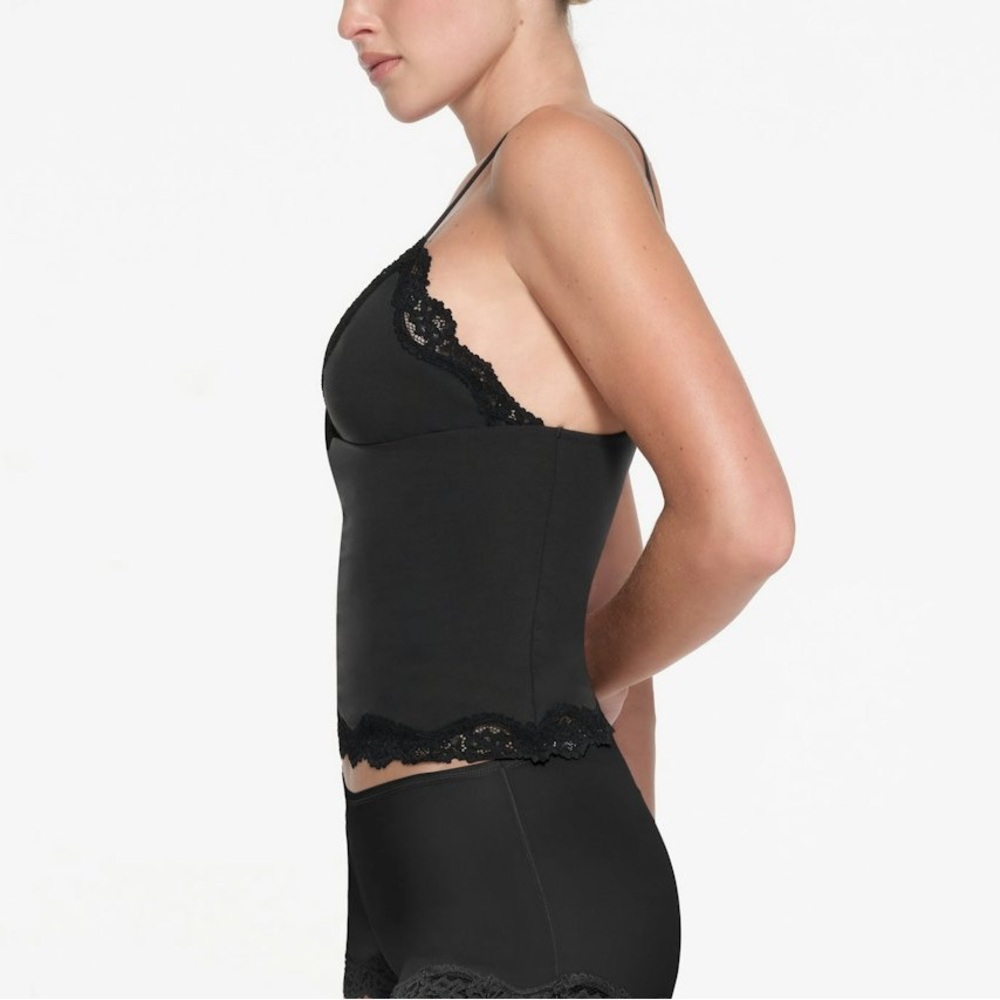 🖤NEW SKIMS FITS EVERYBODY LACE TRIANGLE CAMI ONYX XXS S M - Picture 4 of 6